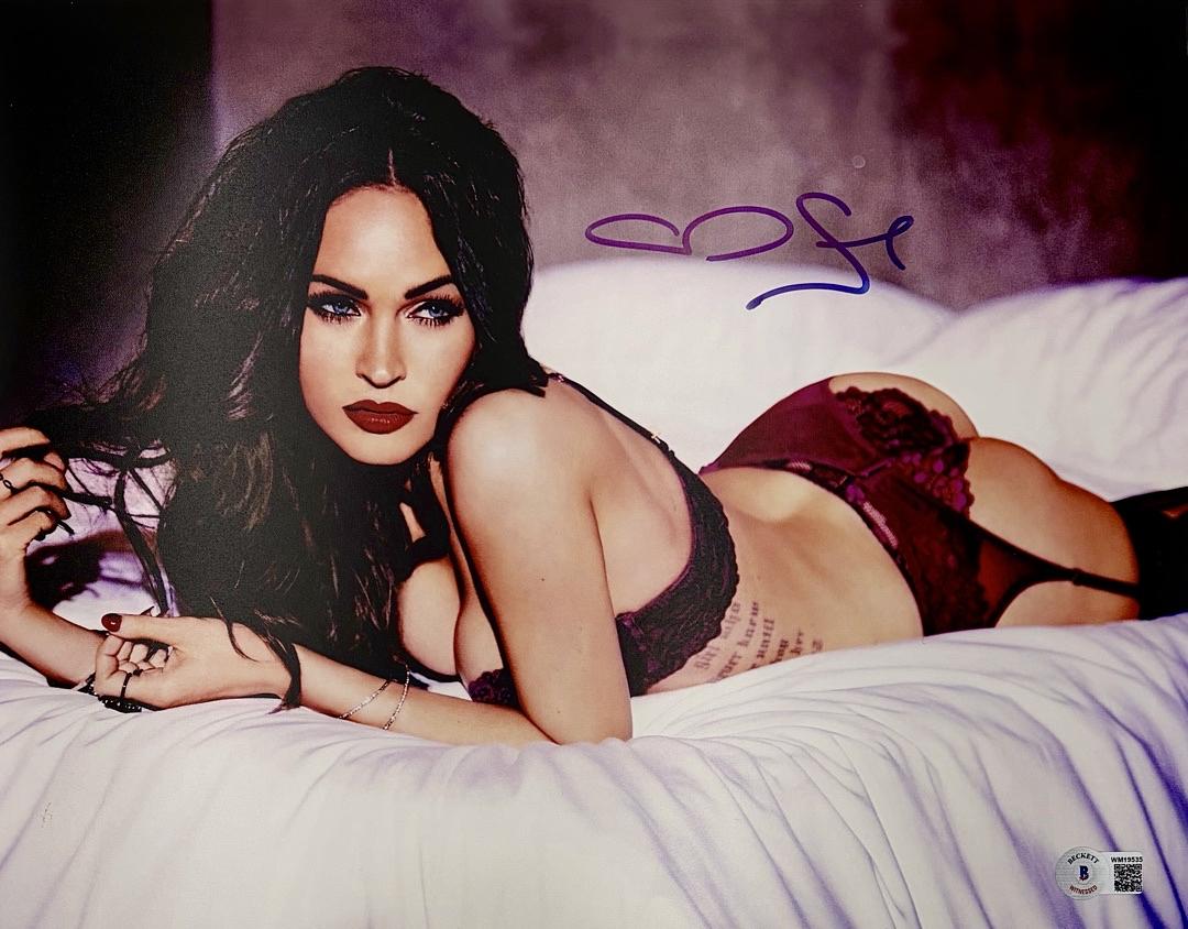 Megan Fox sexy signed 11x14 - Beckett COA